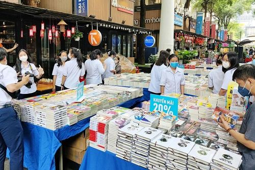 Cẩn trọng khi làm sách cho trẻ nhỏ