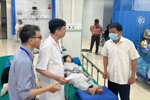 Vụ lật xe chở học sinh ở Gia Lai: Bệnh viện kích hoạt chế độ báo động đỏ, dồn lực cứu chữa nạn nhân