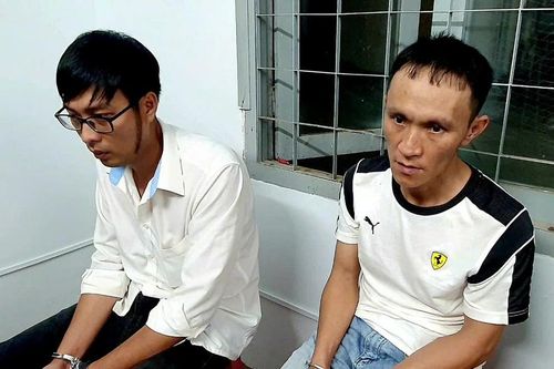 Bắt tài xế taxi mua ma túy dùm cho khách