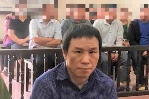 Nhận án tù chung thân vì mang hung khí và tàng trữ trái phép chất ma túy