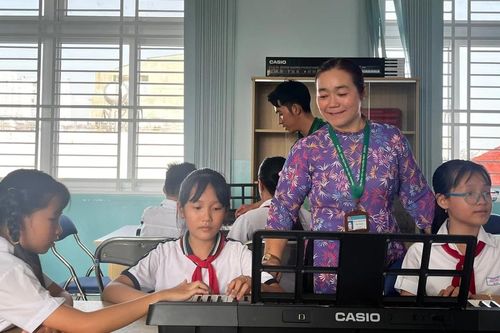 Niềm vui từ những ngôi trường mới