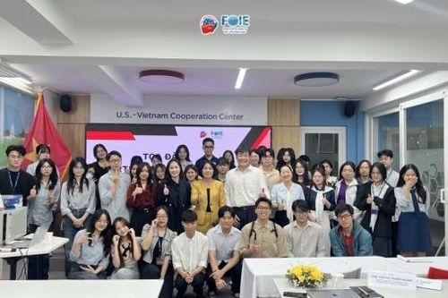 Tư duy 'phá khuôn và dấn thân' truyền cảm hứng sự nghiệp cho sinh viên Học viện Ngoại giao