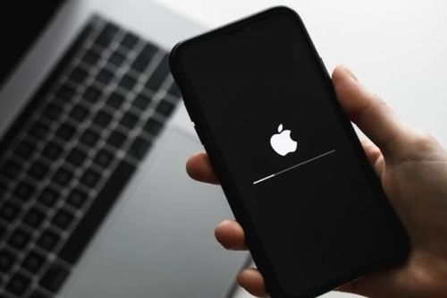 Cập nhật ngay iOS 18.4.1 để bảo vệ iPhone của bạn