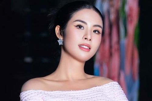 Ngọc Hân ôm bụng bầu 5 tháng dự chung khảo Hoa hậu Việt Nam 2024