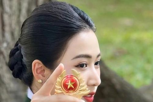 Showbiz 22/4: Nữ Trung úy quân nhân gây sốt mạng xã hội