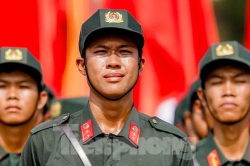 Giọt nước mắt tự hào khi tiếng nhạc hành quân vang lên khúc khải hoàn