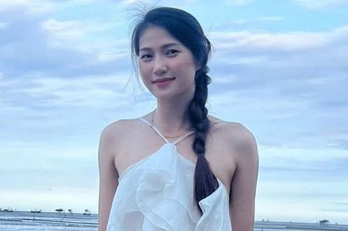 Chân dài bóng chuyền cao 1m81, xinh như hoa hậu