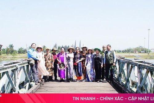 Xanh thắm đôi bờ Bến Hải