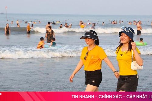 Về Thạch Hà tắm biển Xuân Hải, ghé chợ hải sản...