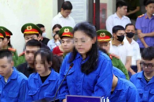 Xét xử nhóm bị cáo điều khiển xe tốc độ cao đâm tử vong cô gái dừng đèn đỏ