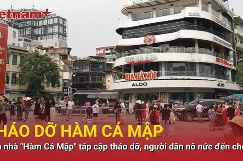 Tòa nhà 'Hàm Cá Mập' được cấp tập tháo dỡ, người dân nô nức đến check-in lần cuối