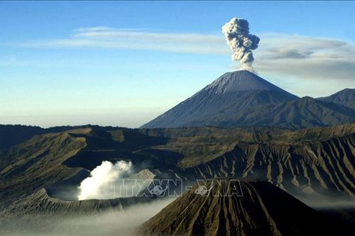 Núi lửa Semeru tại Indonesia phun trào 4 lần trong ngày