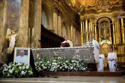 Chủ tịch nước gửi điện chia buồn Giáo hoàng Francis qua đời