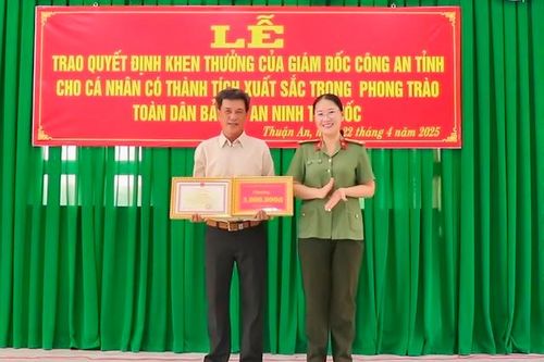 Tài xế xe ôm mưu trí chở đối tượng giết 2 người vào trụ sở công an
