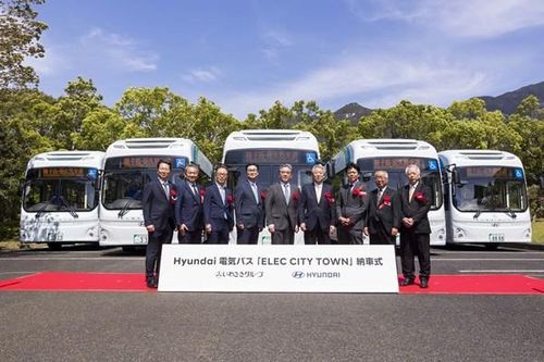 Hyundai Hàn Quốc bàn giao lô xe buýt điện thương mại đầu tiên đến Nhật Bản