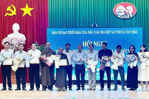 Tân Châu công bố hoàn thành Chương trình xóa nhà tạm, nhà dột nát