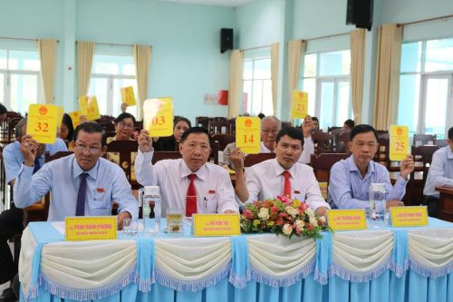 HĐND huyện Châu Thành biểu quyết thông qua các nghị quyết sắp xếp đơn vị hành chính cấp tỉnh, cấp xã