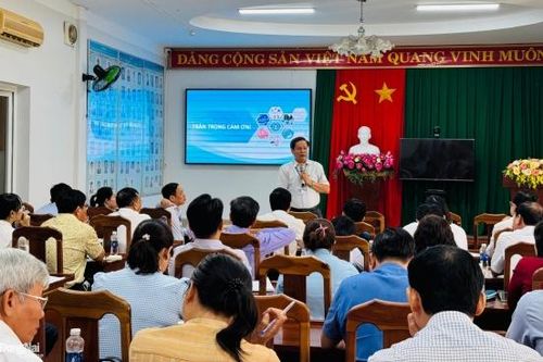 Tháo gỡ vướng mắc trong khám, chữa bệnh cho các cơ sở y tế công lập