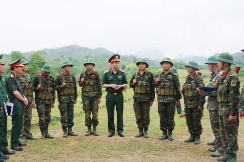 Kiểm tra công tác luyện tập chuẩn bị Hội thao chiến sĩ mới cấp quân khu năm 2025