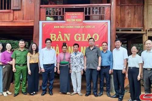 Đoàn giám sát của Tỉnh ủy làm việc tại huyện Yên Châu