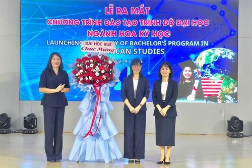 Ra mắt Chương trình đào tạo cử nhân Hoa Kỳ học tại Huế