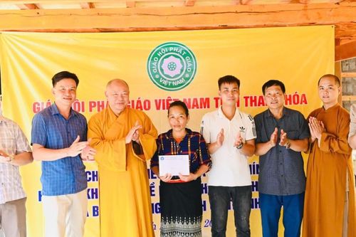 Thanh Hóa: Ban Trị sự GHPGVN tỉnh tặng nhà Đại đoàn kết cho hộ nghèo tại H.Mường Lát