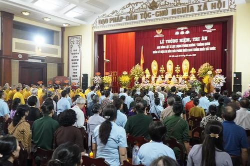 Học viện Phật giáo VN tại Hà Nội tưởng niệm anh linh các anh hùng liệt sĩ