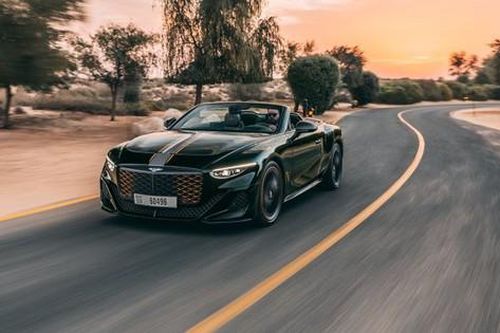 Xe mui trần Bentley Batur ra mắt tại Dubai