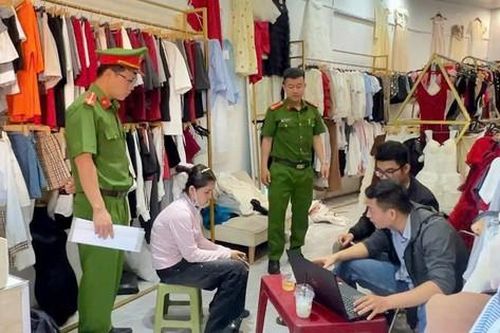 Bắt chủ shop quần áo điều hành đường dây mại dâm