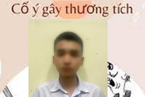 Tạm giữ hình sự đối tượng dùng kiếm chém người gây thương tích