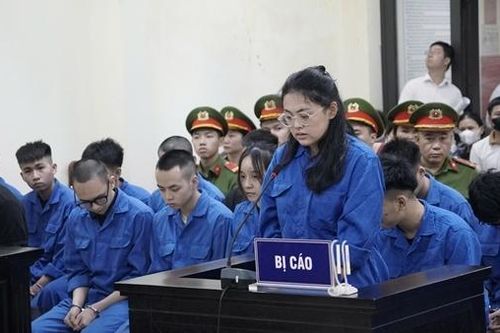 Xét xử điểm nhóm 'quái xế' tông xe gây tử vong cô gái dừng đèn đỏ