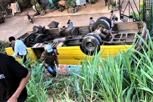 Tình trạng sức khỏe các nạn nhân trong vụ lật xe chở học sinh ở Gia Lai