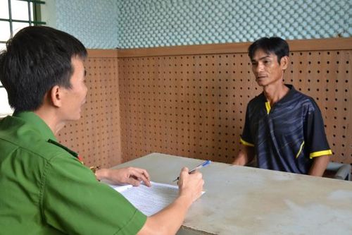 Từ người đi đòi nợ thành tên cướp tài sản