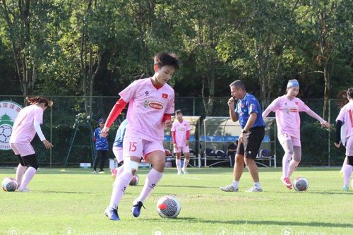 Bóng đá nữ Việt Nam đăng cai ba giải đấu lớn