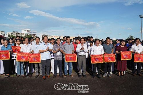 Hơn 1.000 vận động viên tham gia Giải điền kinh học sinh