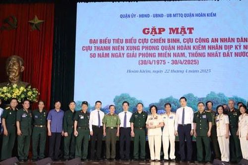 Quận Hoàn Kiếm tri ân 150 cựu chiến binh tiêu biểu