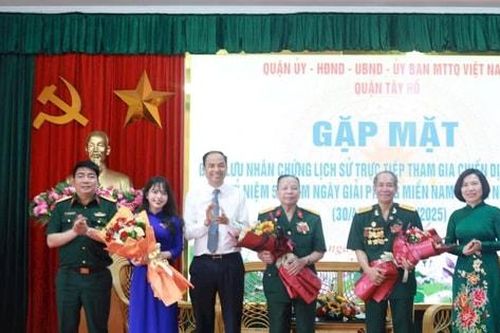 Quận Tây Hồ: Gặp mặt tri ân các nhân chứng lịch sử