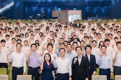 Viettel chọn 500 sinh viên xuất sắc để đào tạo 9 ngành công nghệ mũi nhọn