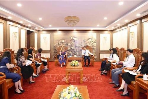 Tăng cường trao đổi, chia sẻ thông tin về công tác chăm sóc, giáo dục và bảo vệ trẻ em
