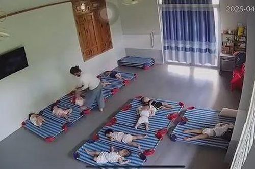 Yêu cầu giáo viên mầm non ký cam kết không xâm hại trẻ dưới mọi hình thức
