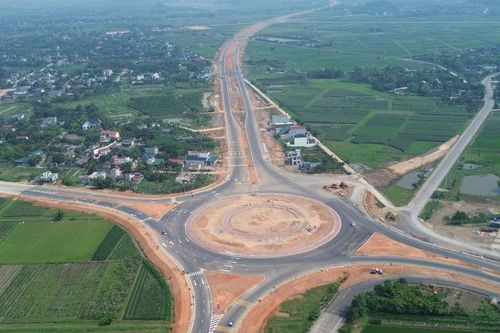Toàn cảnh tuyến đường gần 2.000 tỷ đồng ở Ninh Bình mới khánh thành