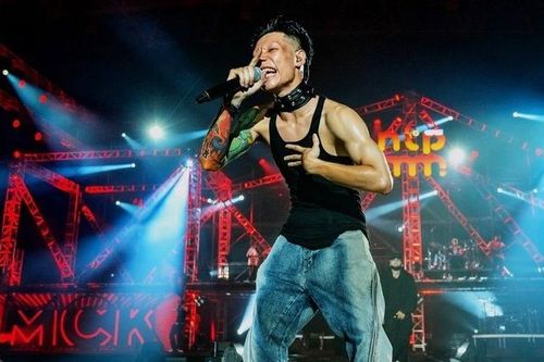 Vì sao MCK gây sốt