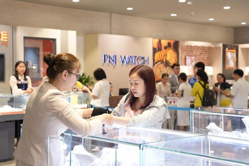 PNJ giảm doanh thu vì thiếu vàng 24K