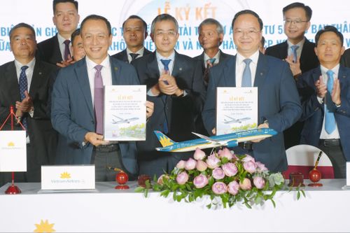 Vietcombank thu xếp vốn cho Vietnam Airlines mua 50 tàu bay