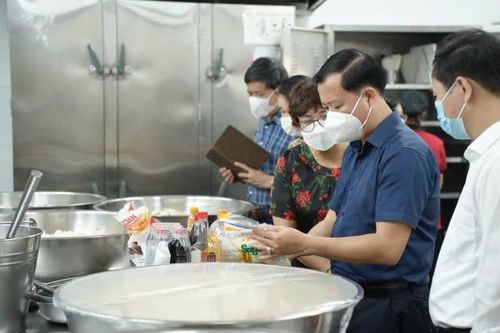 Hà Nội kiểm tra an toàn thực phẩm bếp ăn trường học tại quận Hai Bà Trưng