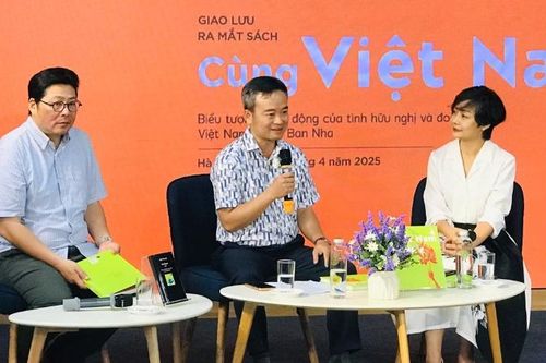 Tập thơ 'Cùng Việt Nam' - biểu tượng sống động cho tình hữu nghị Việt Nam và Tây Ban Nha