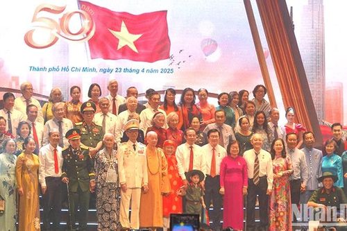 Tôn vinh 60 cá nhân tiêu biểu trong sự nghiệp xây dựng và phát triển Thành phố Hồ Chí Minh