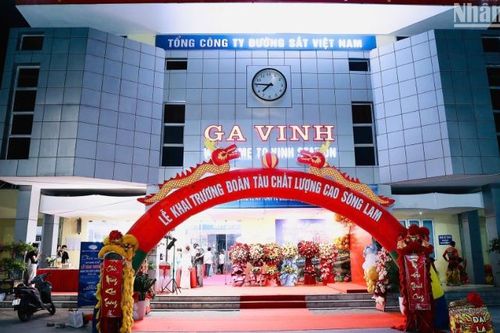 Tàu chất lượng cao chạy tuyến đường sắt Hà Nội-Vinh chính thức vận hành