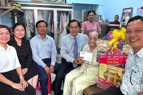 TP Hồ Chí Minh tri ân các Bà mẹ Việt Nam anh hùng, gia đình chính sách