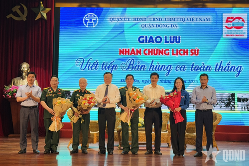 Quận Đống Đa (Hà Nội): Giao lưu nhân chứng lịch sử 'Viết tiếp bản hùng ca toàn thắng'